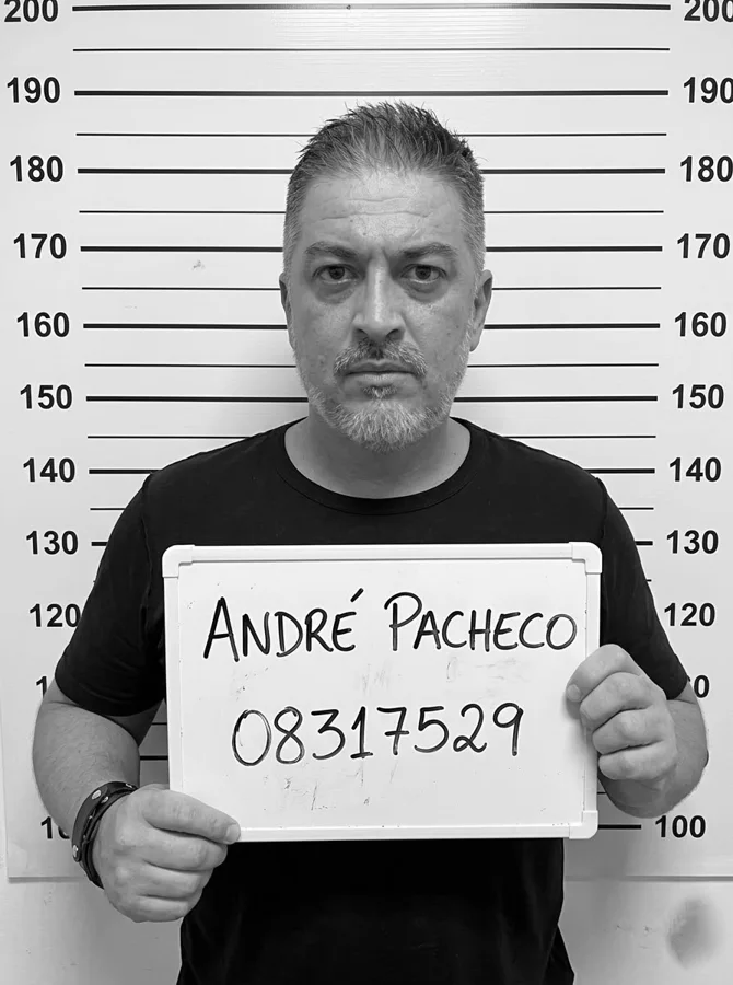 André - vocal e guitarra da banda Pacman